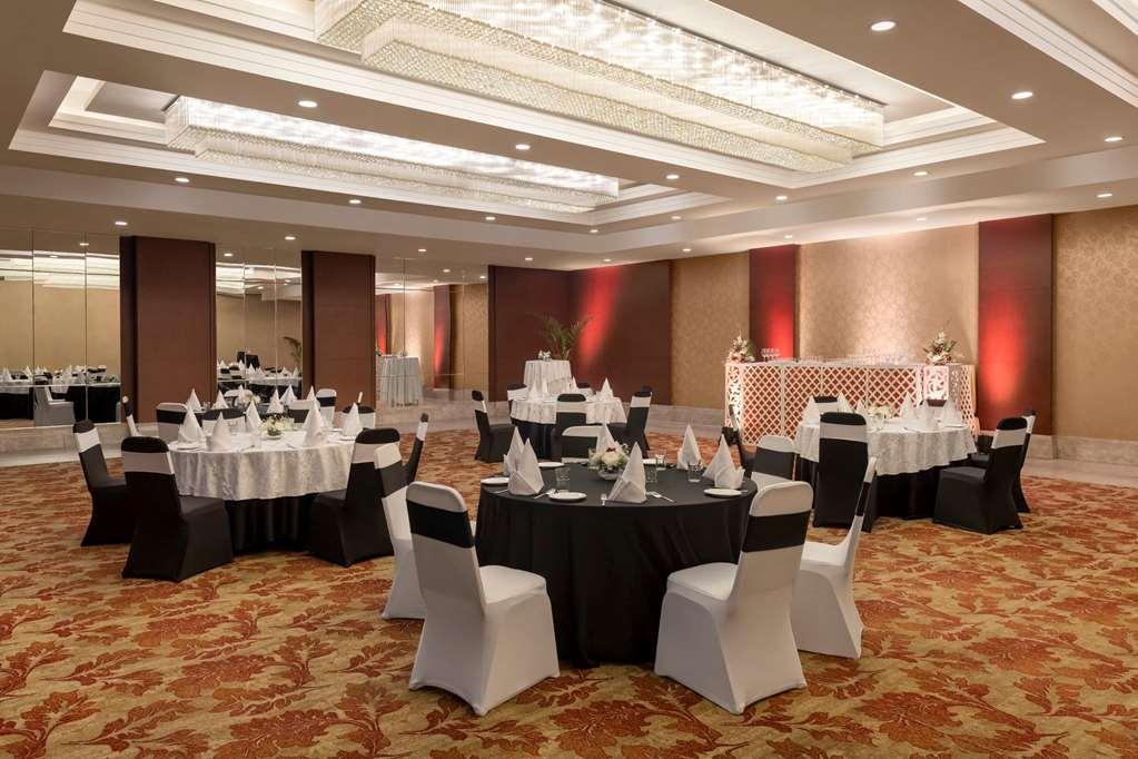 Ramada By Wyndham New Delhi Pitampura Otel Konforlar fotoğraf