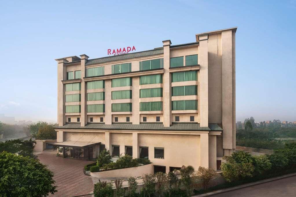Ramada By Wyndham New Delhi Pitampura Otel Dış mekan fotoğraf