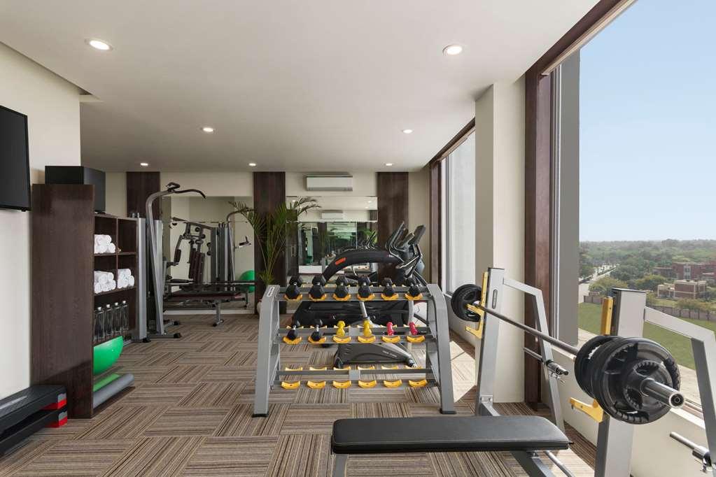 Ramada By Wyndham New Delhi Pitampura Otel Konforlar fotoğraf
