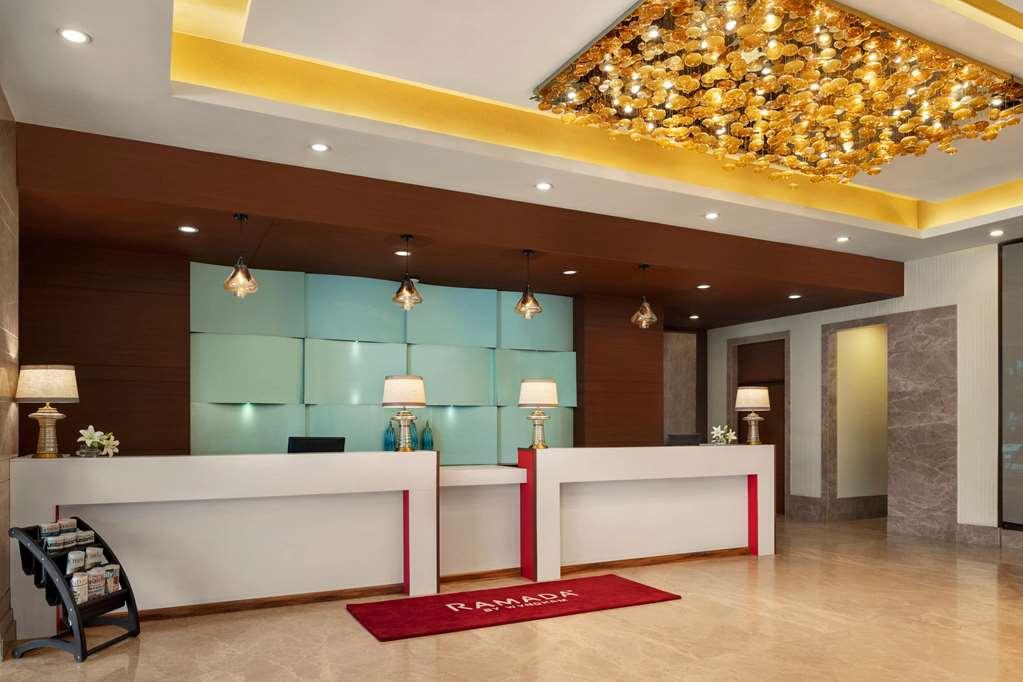 Ramada By Wyndham New Delhi Pitampura Otel Dış mekan fotoğraf